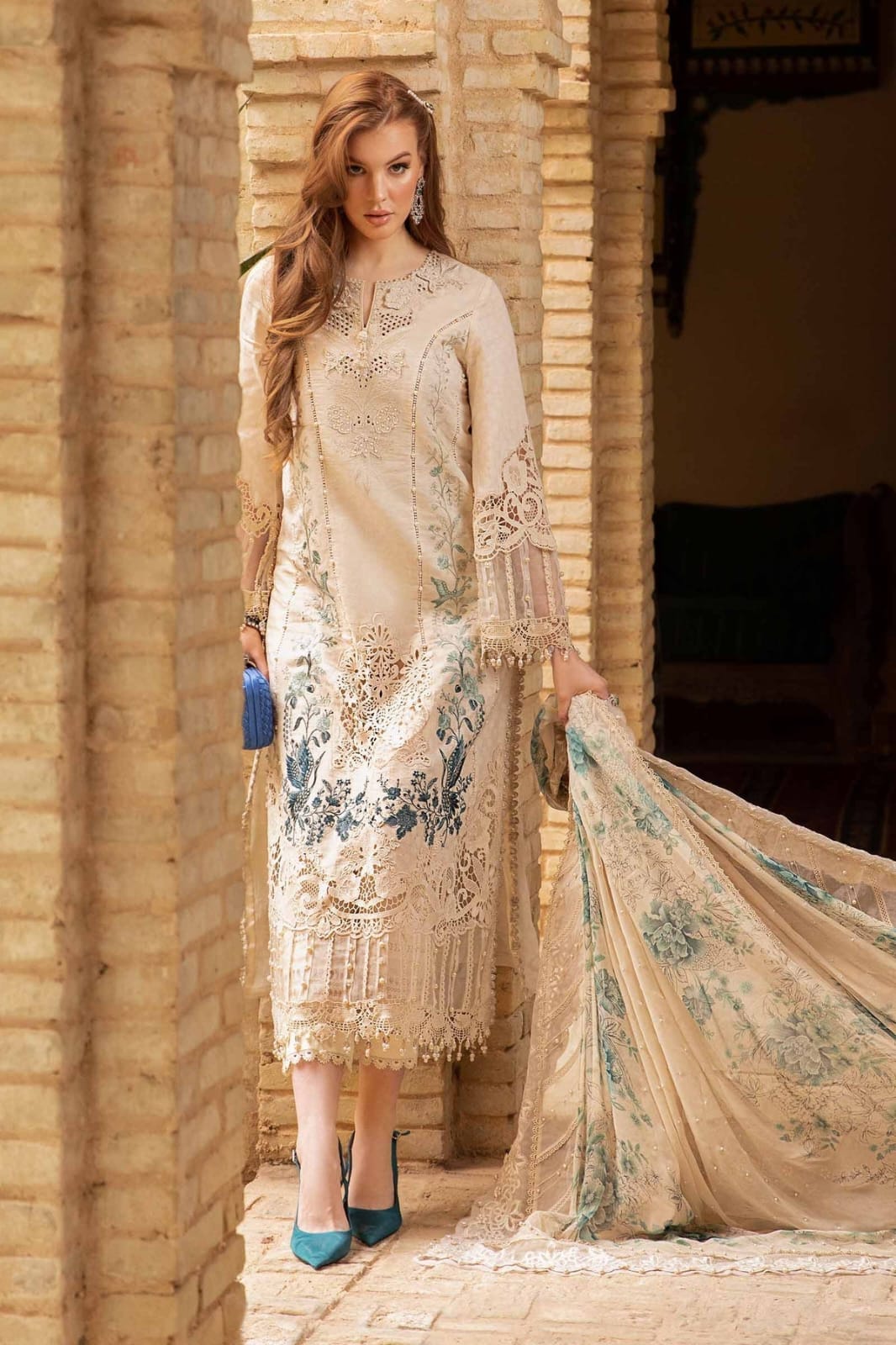 Embroidered Dhanak 3-Piece Suit with Embroidered Shawl D-070 - product photo 3