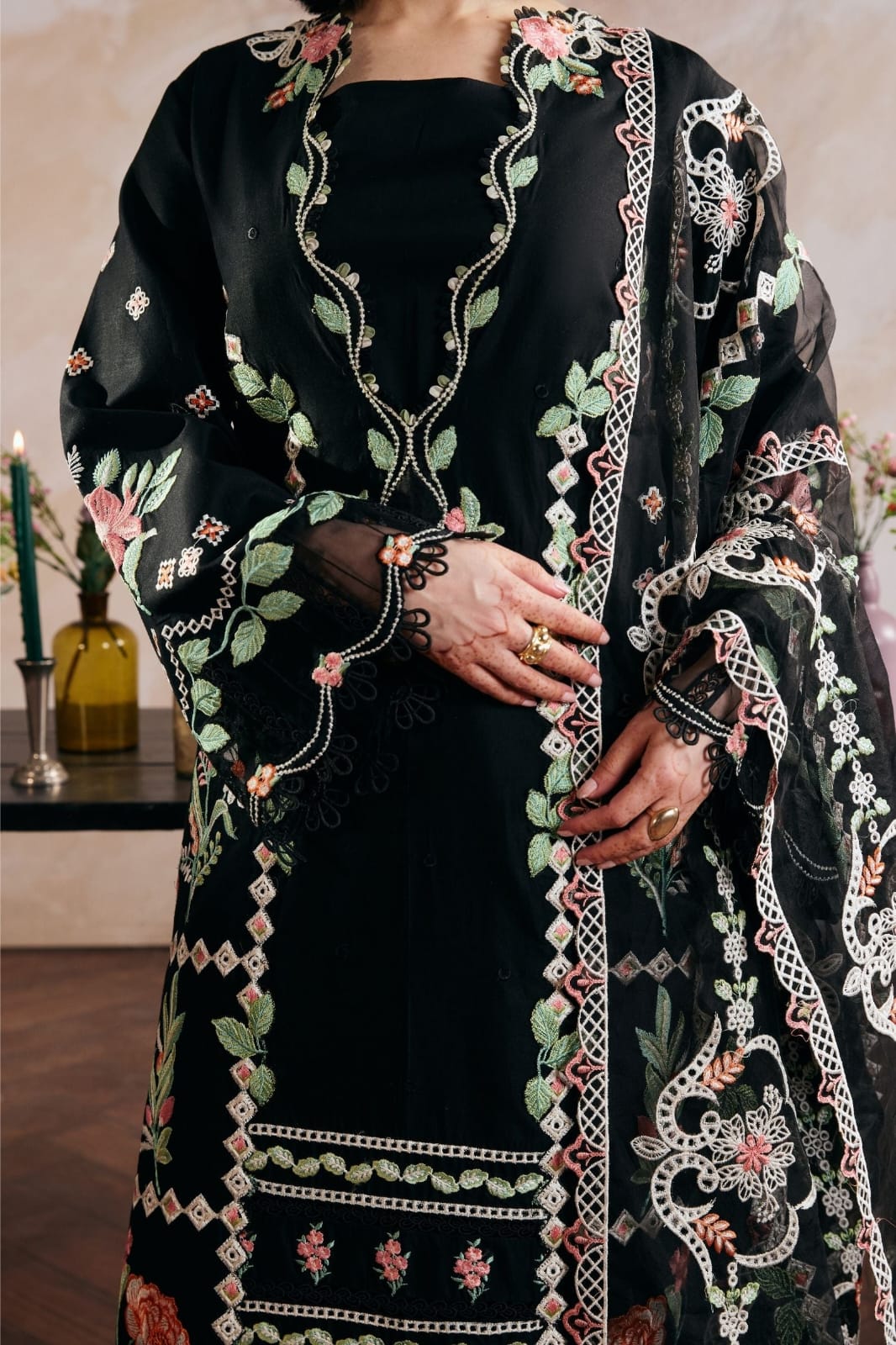 Embroidered Dhanak 3-Piece Suit with Embroidered Shawl D-068 - product photo 4