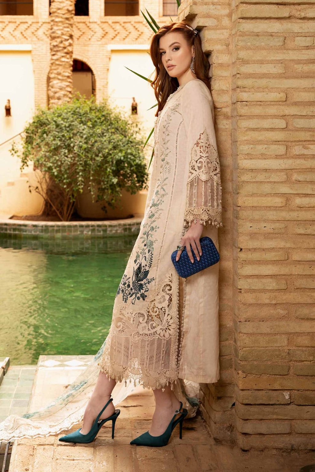 Embroidered Dhanak 3-Piece Suit with Embroidered Shawl D-070 - product photo 2