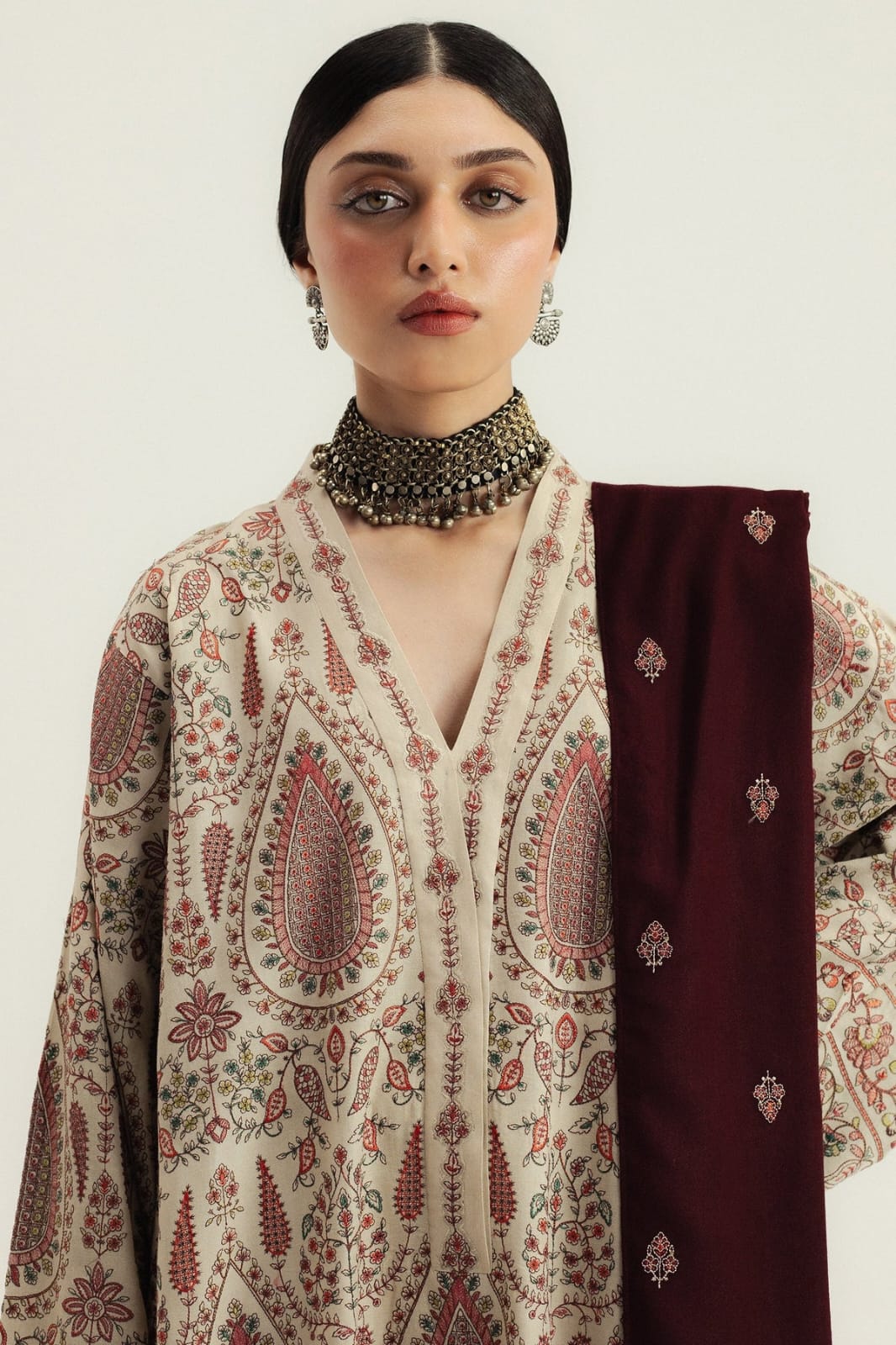 Embroidered Dhanak 3-Piece Suit with Embroidered Shawl D-075 - product photo 3