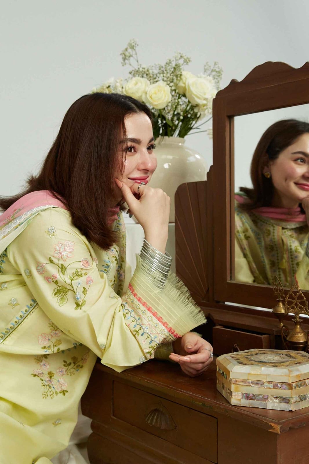Embroidered Dhanak 3-Piece Suit with Embroidered Shawl D-113 - product photo 3